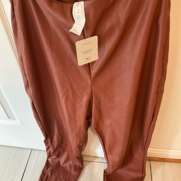 Fabletics Rust Pants - Picture 1 of 10